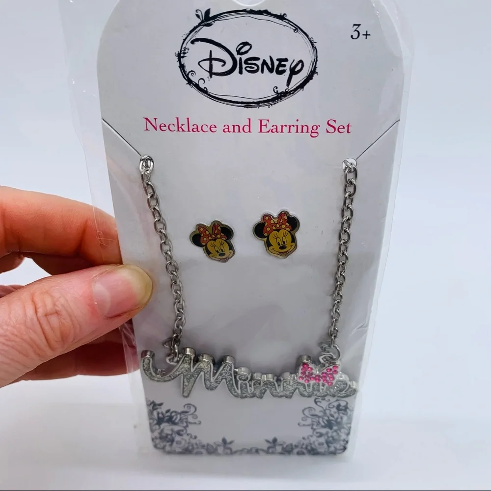 NWT Disney Necklace and Earring Set Ages 3+. Bought in DisneyWorld 🐭